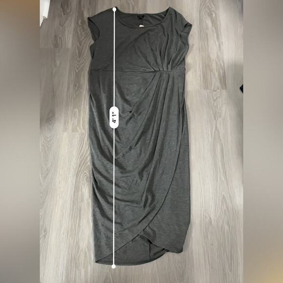 Torrid Shirred Tulip Gray Short Sleeve‎ Ruched Midi Dress in Charcoal Heather 1X - Picture 11 of 11
